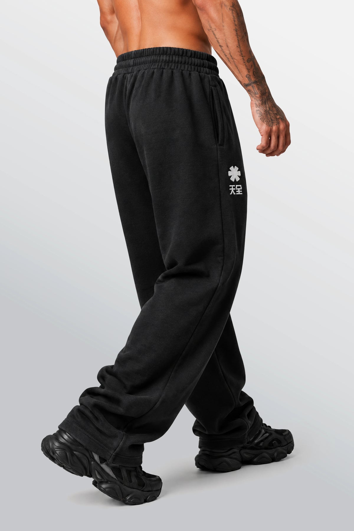 Angels Motor Club Loose-Fit Sweatpant Black – Model-Back