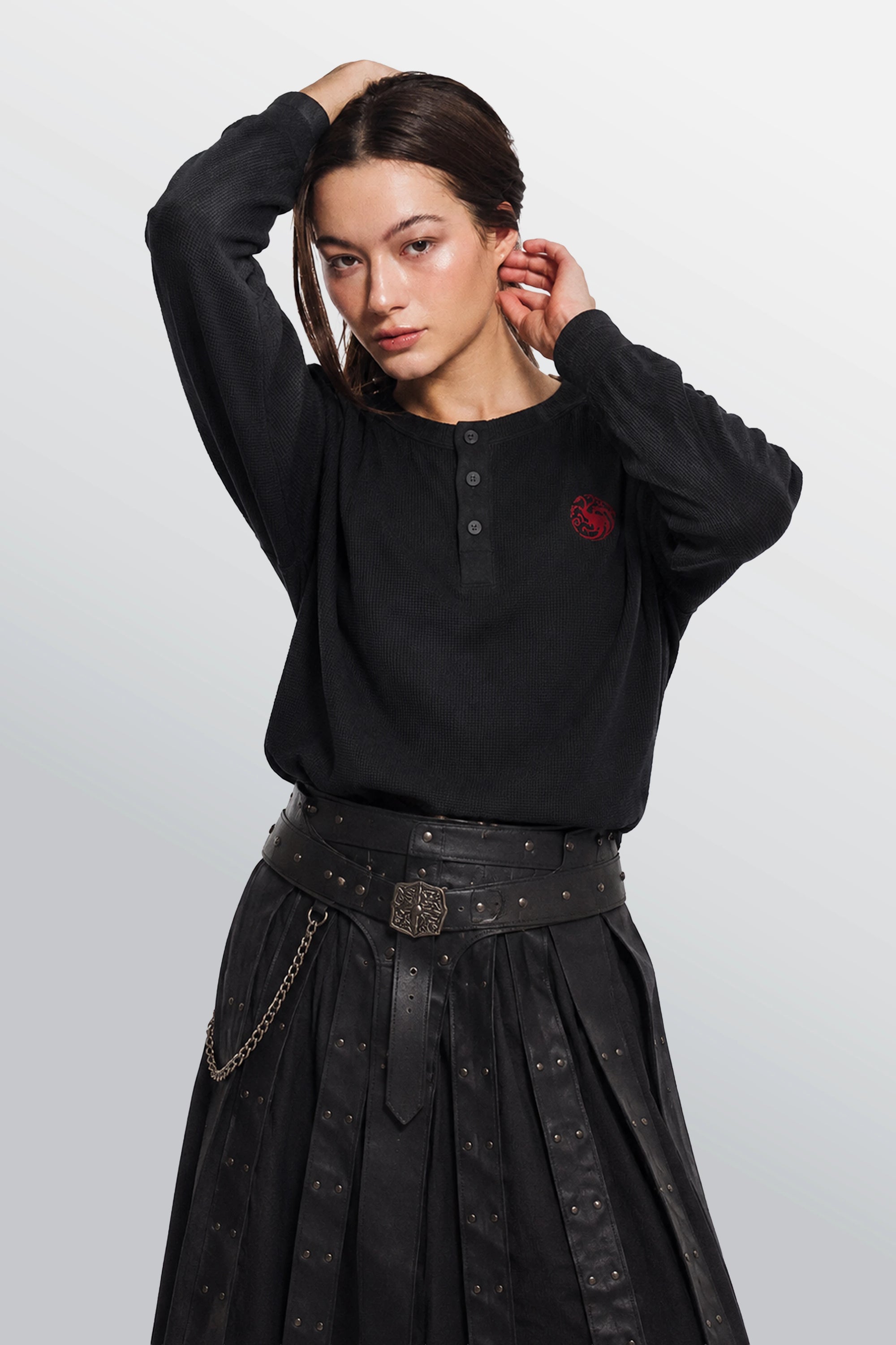Dark Sister Oversized Henley Waffle Tee Black – Model-Front